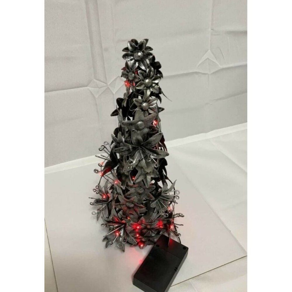 𝅺13” decorative silver Christmas Tree with Red lights battery powered - Picture 4 of 6
